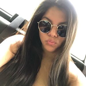 Meet your Posher, Rubi